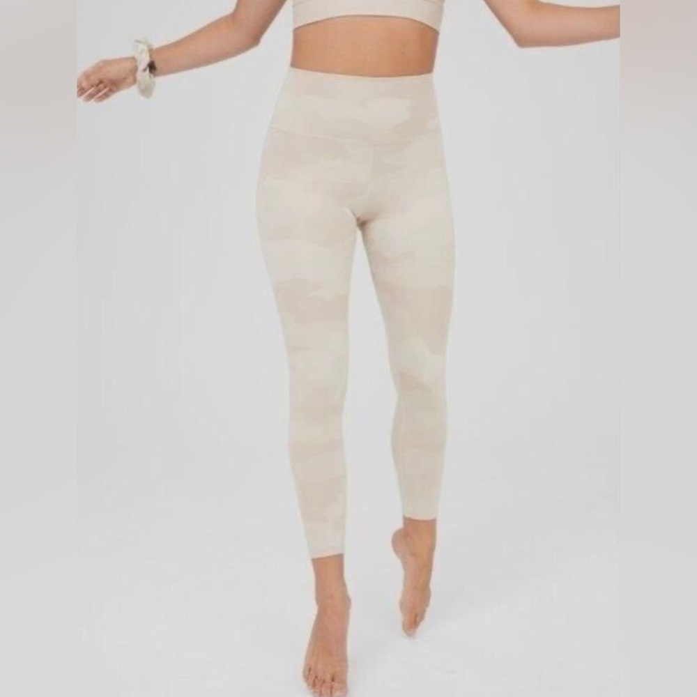 Aerie leggings pink camo print